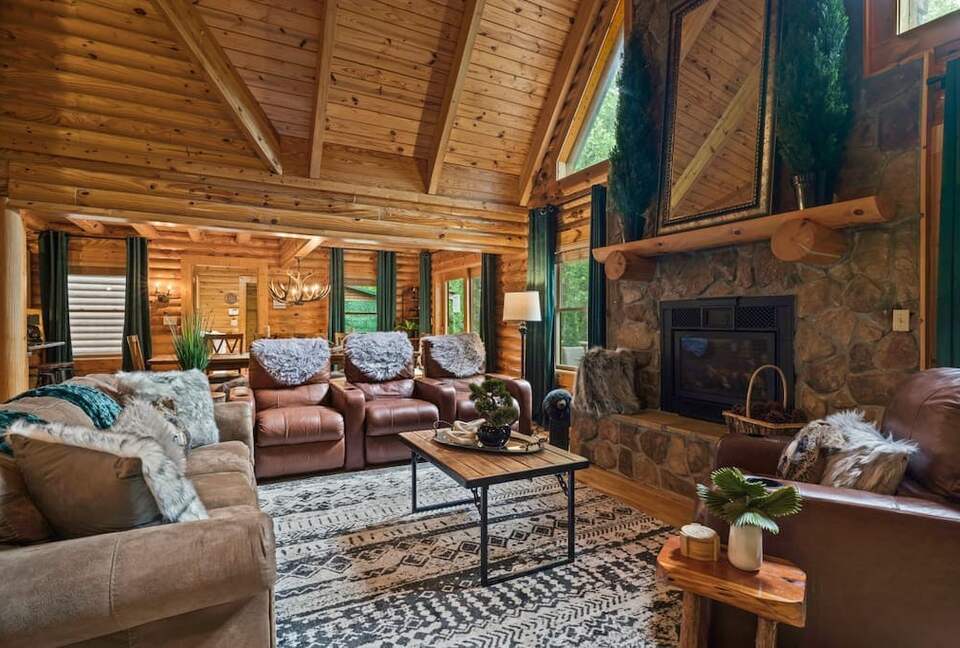 The Lodge at Bearwallow Mountain - Hendersonville, North Carolina