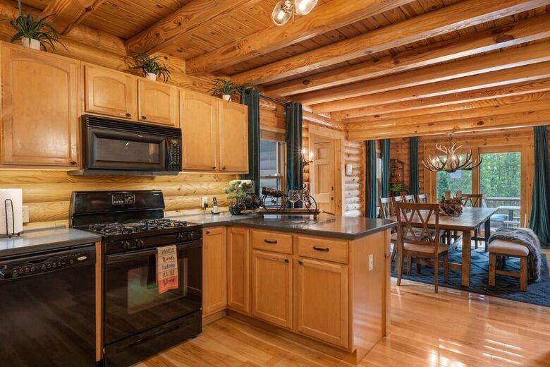 The Lodge at Bearwallow Mountain - Hendersonville, North Carolina