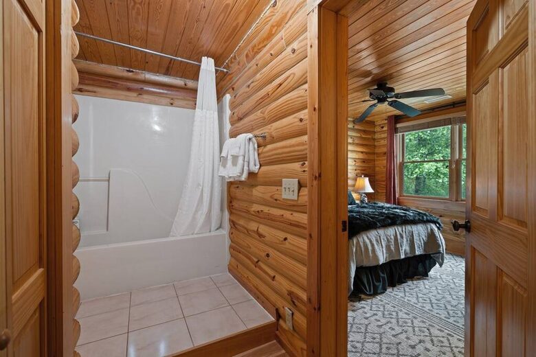 The Lodge at Bearwallow Mountain - Hendersonville, North Carolina