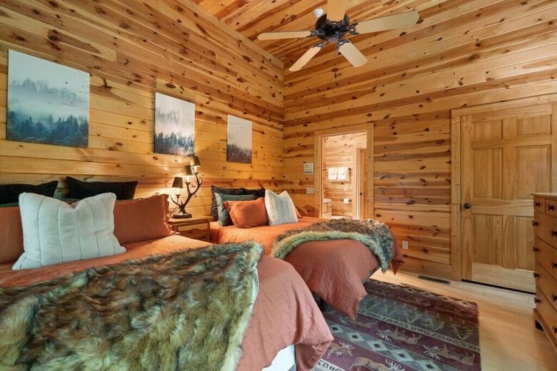 The Lodge at Bearwallow Mountain - Hendersonville, North Carolina