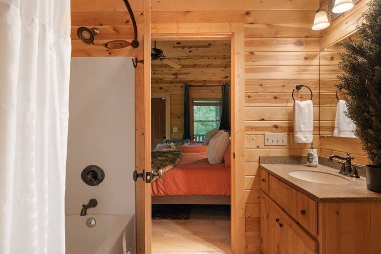 The Lodge at Bearwallow Mountain - Hendersonville, North Carolina
