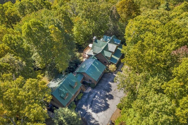 The Lodge at Bearwallow Mountain - Hendersonville, North Carolina