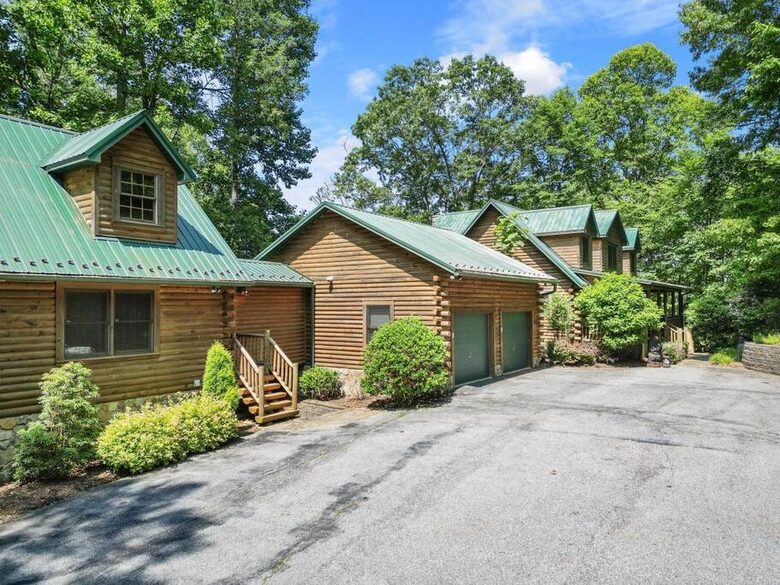 The Lodge at Bearwallow Mountain - Hendersonville, North Carolina