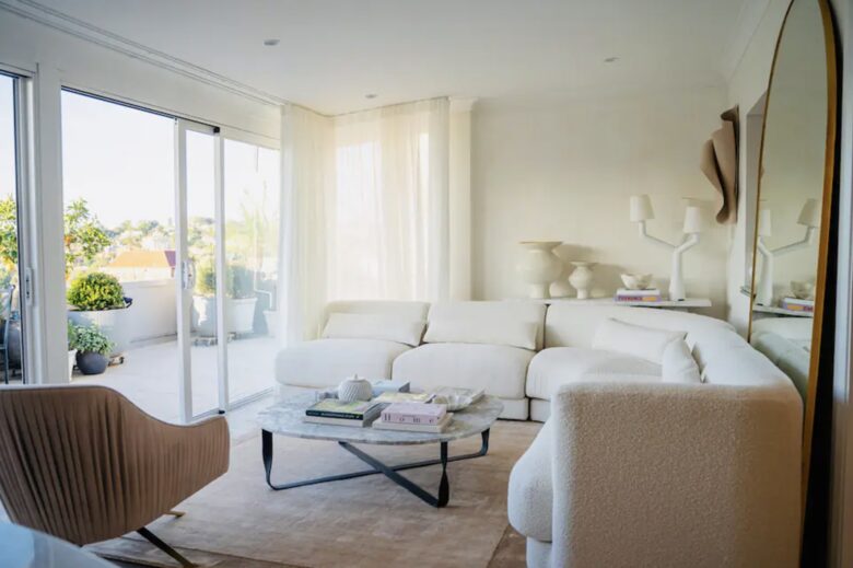 Stylish 1 Bedroom Penthouse with Large Terrace - Edgecliff, Australia
