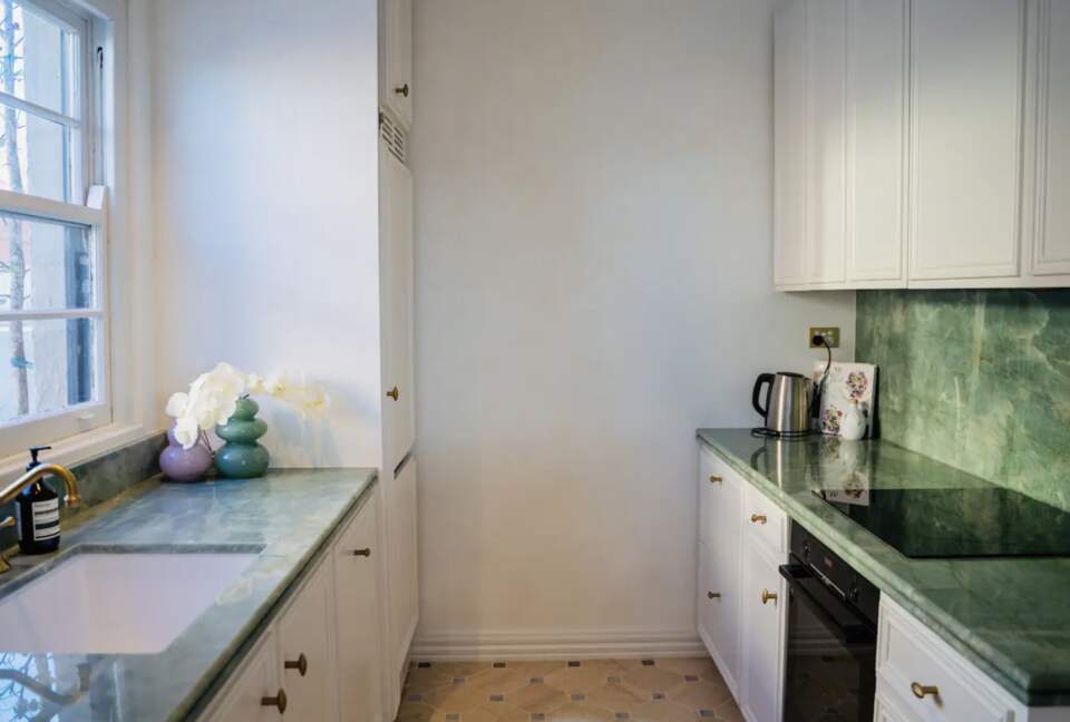 Stylish 1 Bedroom Penthouse with Large Terrace - Edgecliff, Australia