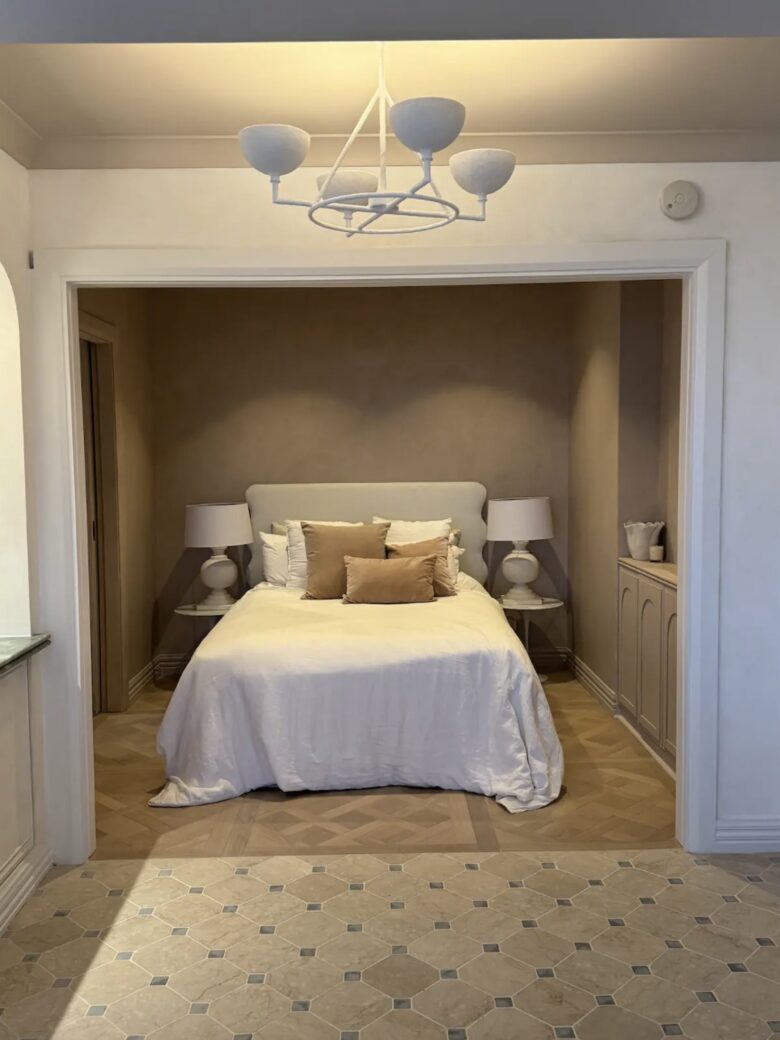 Stylish 1 Bedroom Penthouse with Large Terrace - Edgecliff, Australia