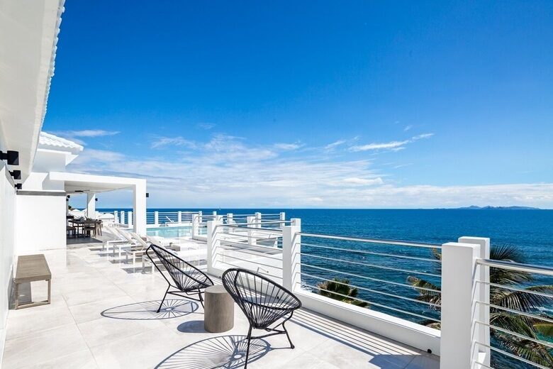 Amor de Mer | Oceanfront with Infinity Pool | Walk to Beach - Upper Prince's Quarters, Sint Maarten (Dutch part)