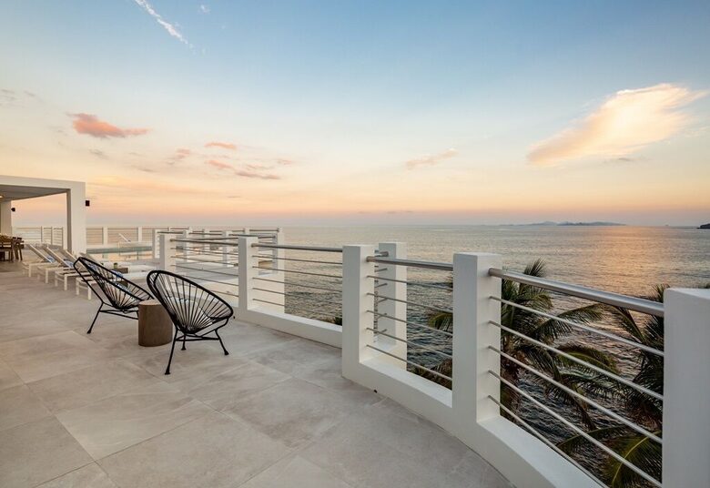 Amor de Mer | Oceanfront with Infinity Pool | Walk to Beach - Upper Prince's Quarters, Sint Maarten (Dutch part)