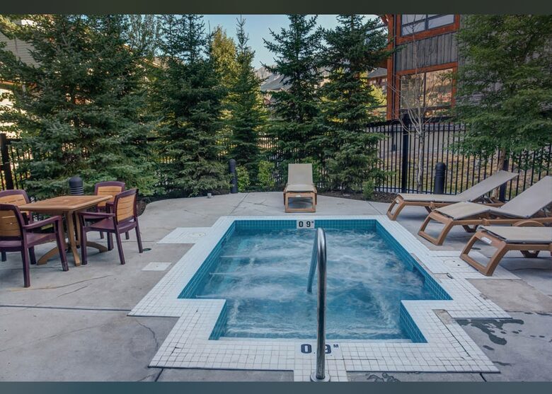 Cozy Mountain Escape in the Heart of Canmore - Canmore, Canada