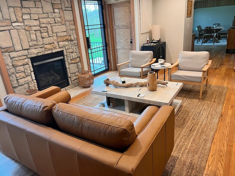 Hocking Hills Private Resort with Kayaking - New Plymouth, Ohio