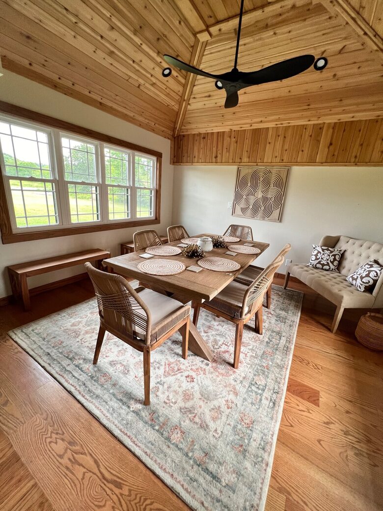 Hocking Hills Private Resort with Kayaking - New Plymouth, Ohio
