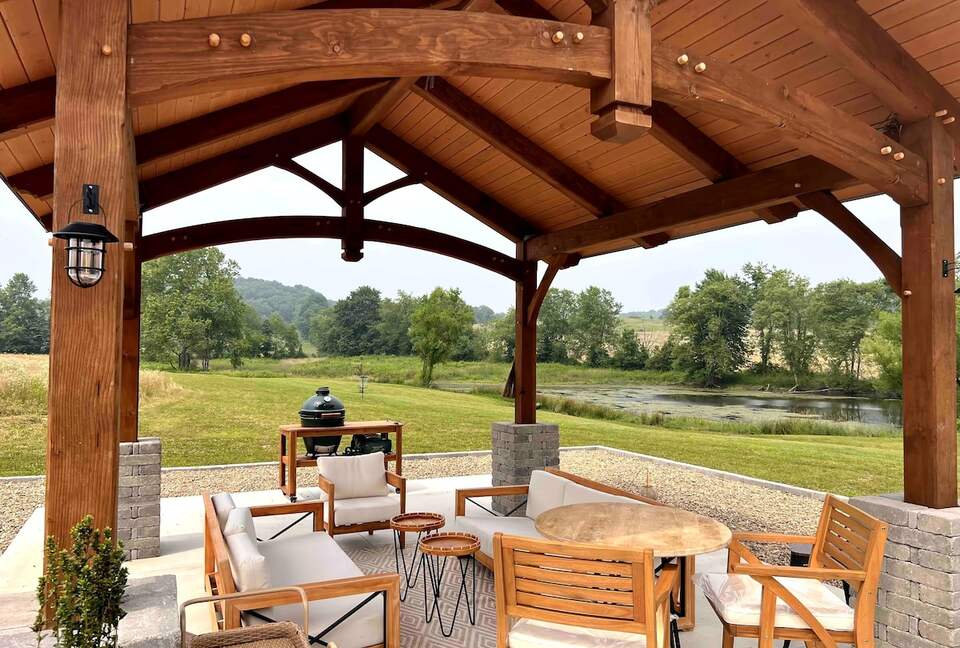 Hocking Hills Private Resort with Kayaking - New Plymouth, Ohio