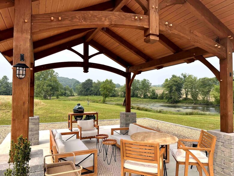 Hocking Hills Private Resort with Kayaking - New Plymouth, Ohio