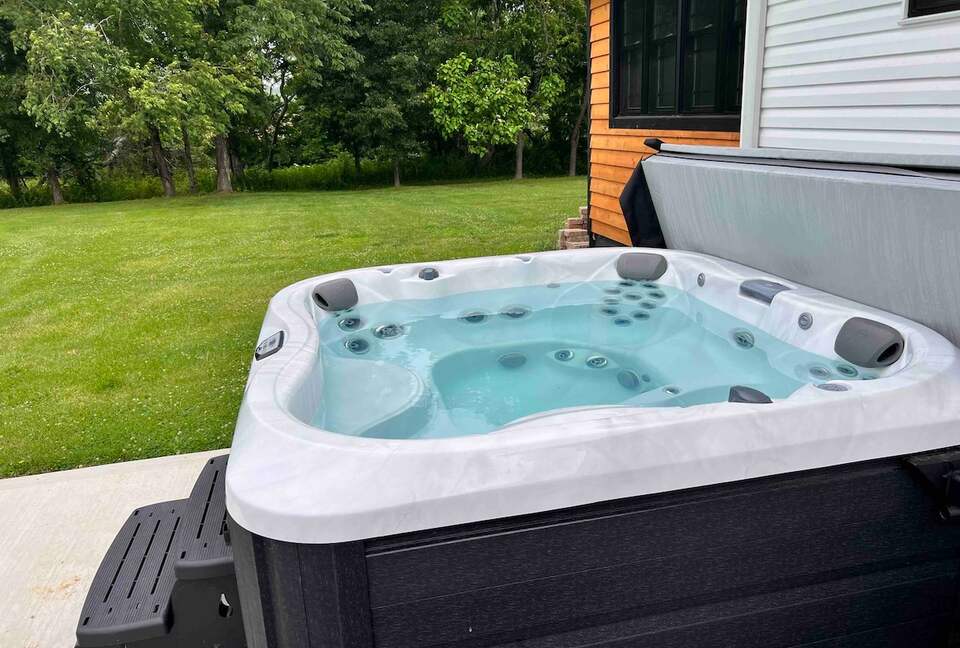 Hocking Hills Private Resort with Kayaking - New Plymouth, Ohio