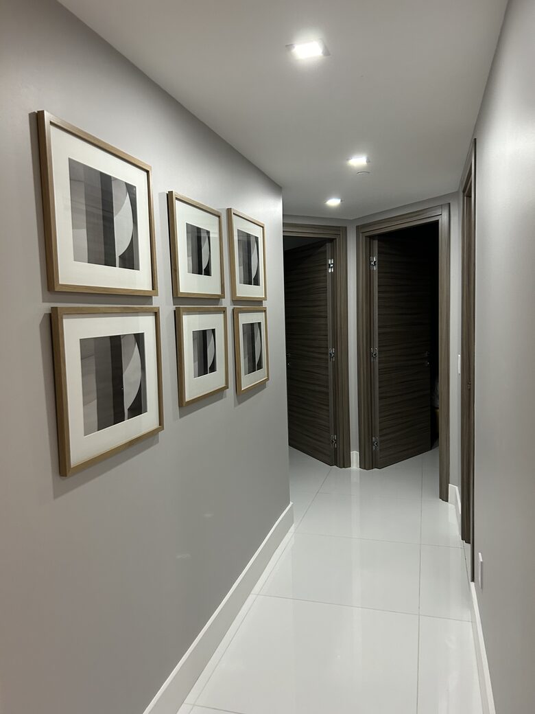South Ocean Drive Modern Getaway - Hollywood, Florida