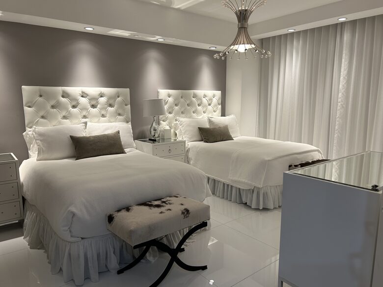 South Ocean Drive Modern Getaway - Hollywood, Florida