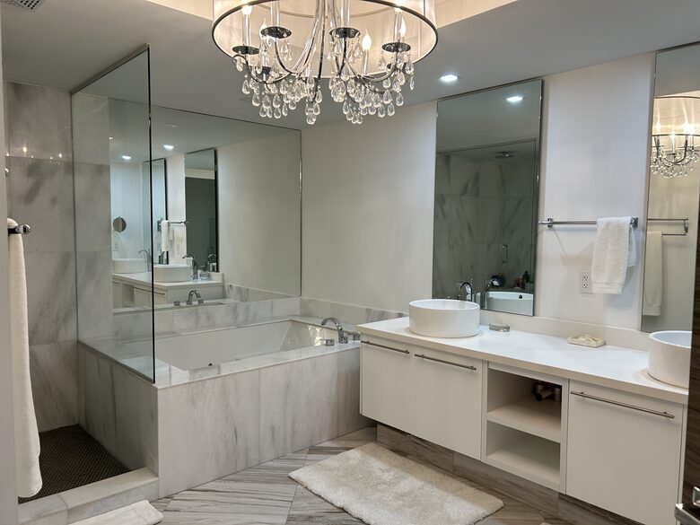South Ocean Drive Modern Getaway - Hollywood, Florida