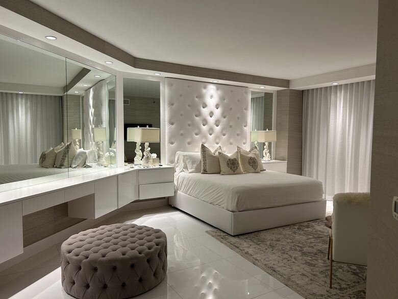 South Ocean Drive Modern Getaway - Hollywood, Florida