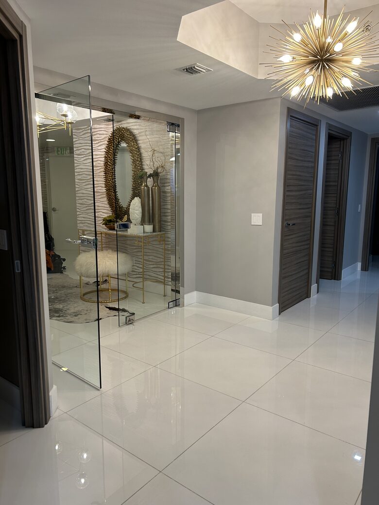 South Ocean Drive Modern Getaway - Hollywood, Florida