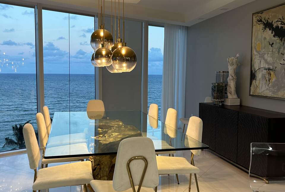 South Ocean Drive Modern Getaway - Hollywood, Florida