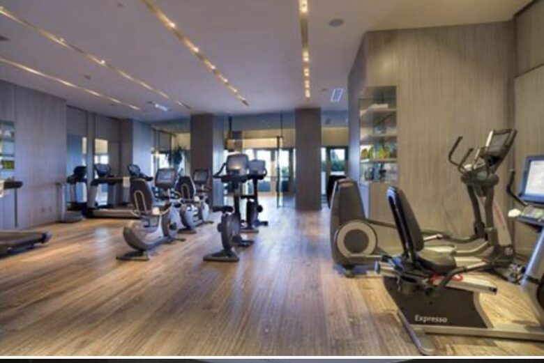 South Ocean Drive Modern Getaway - Hollywood, Florida