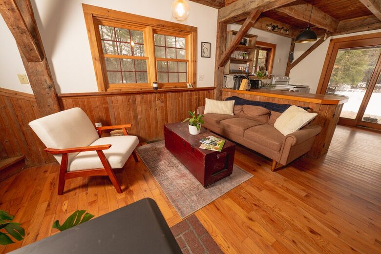 Cozy Cabin in Woods | 2 miles to Lake - Willsboro, New York