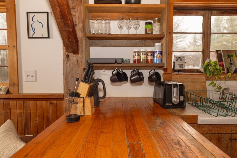 Cozy Cabin in Woods | 2 miles to Lake - Willsboro, New York