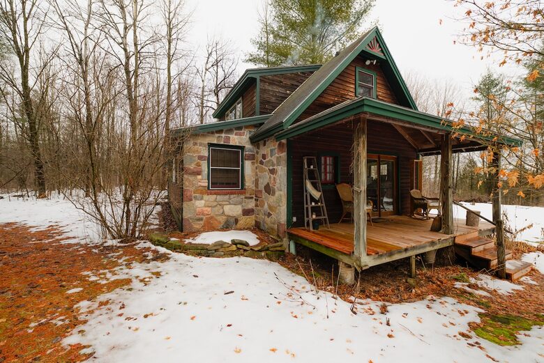 Cozy Cabin in Woods | 2 miles to Lake - Willsboro, New York