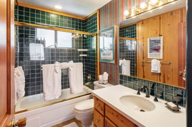 Homewood Hideaway | Steps from Lake Tahoe - Homewood, United States