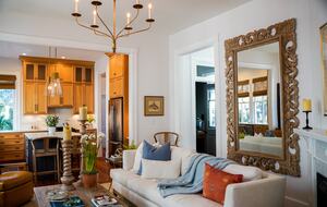 Cozy Living Room near Kitchen