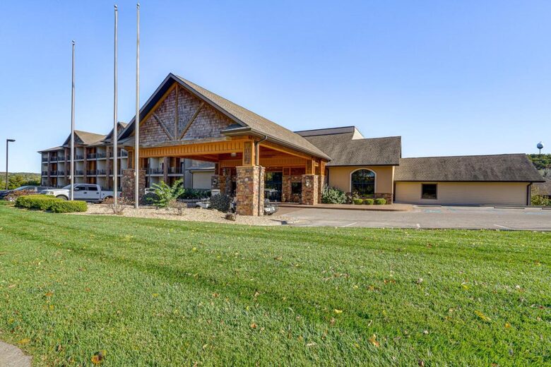Fairway Retreat at Old Kinderhook Golf Course - Camdenton, Missouri
