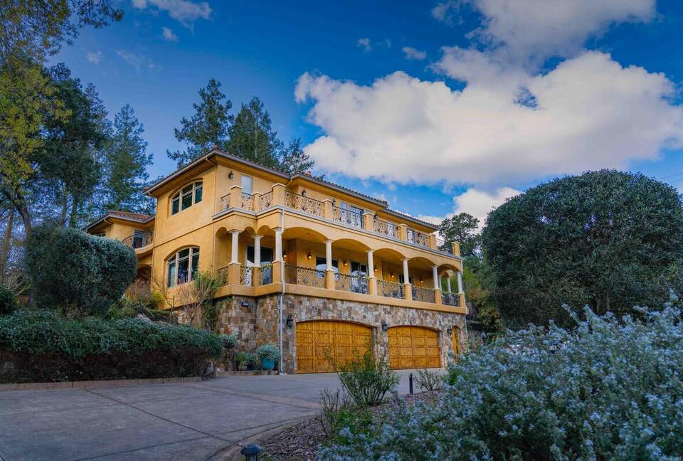 Wine Country Luxury Villa - Santa Rosa, California