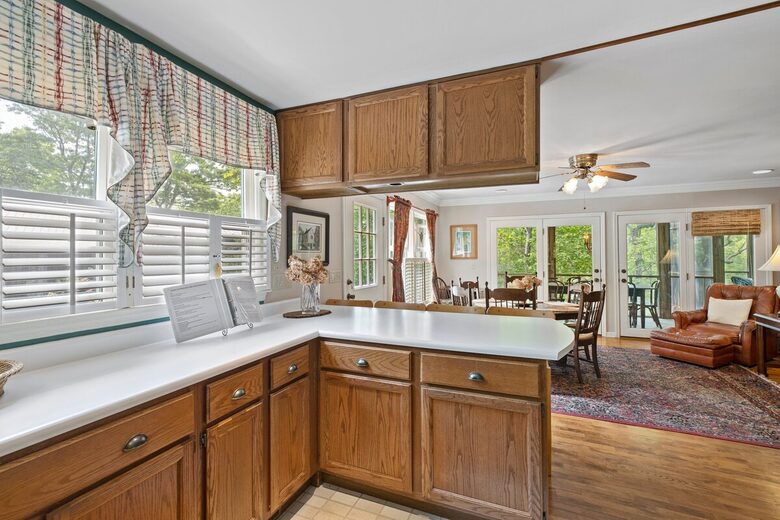 Treetop Montreat Cabin with Creek | 20 minutes to Asheville - Black Mountain, North Carolina