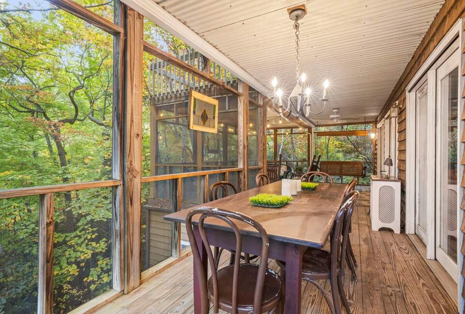 Treetop Montreat Cabin with Creek | 20 minutes to Asheville - Black Mountain, North Carolina