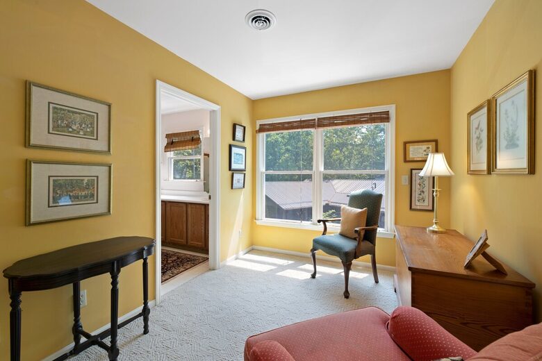 Treetop Montreat Cabin with Creek | 20 minutes to Asheville - Black Mountain, North Carolina