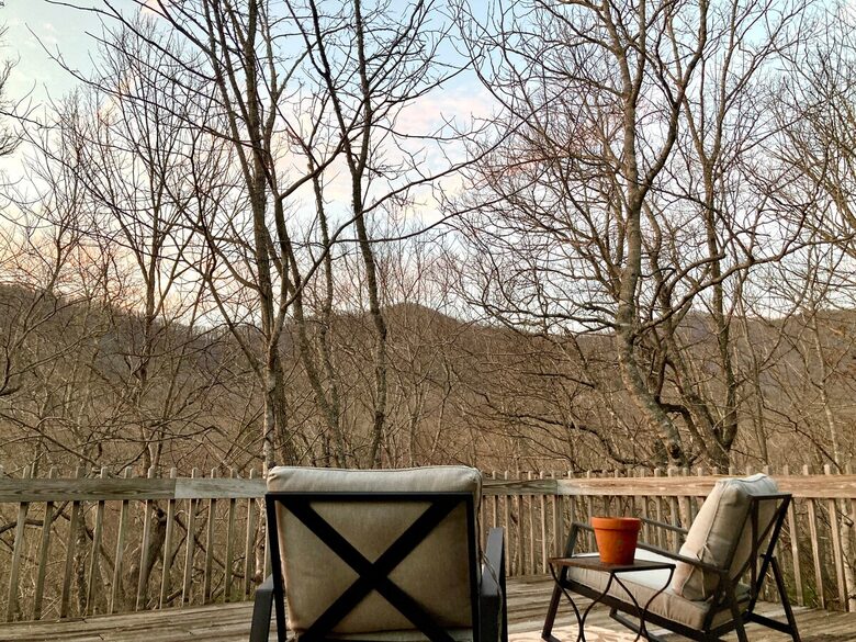 Treetop Montreat Cabin with Creek | 20 minutes to Asheville - Black Mountain, North Carolina