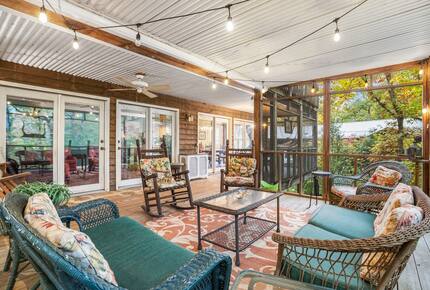 Treetop Montreat Cabin with Creek | 20 minutes to Asheville - Black Mountain, North Carolina