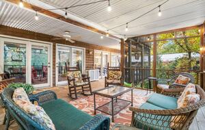 Treetop Montreat Cabin with Creek | 20 minutes to Asheville - Black Mountain, North Carolina