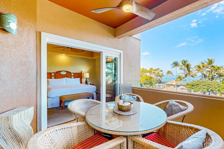 Kahalu'u Beach Condo with Infinity Pool & Spa - Kailua Kona, Hawaii