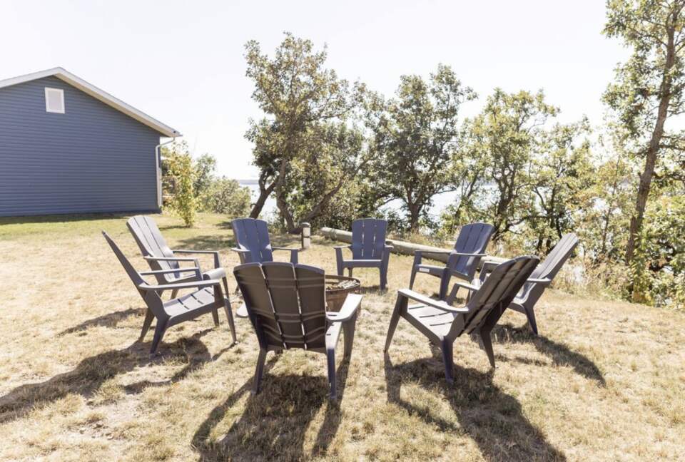 Newly Built Lakefront Cabin - Ninette, Canada
