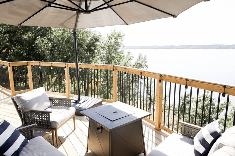 Newly Built Lakefront Cabin - Ninette, Canada