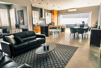 Bella 9 - Macleod, Australia