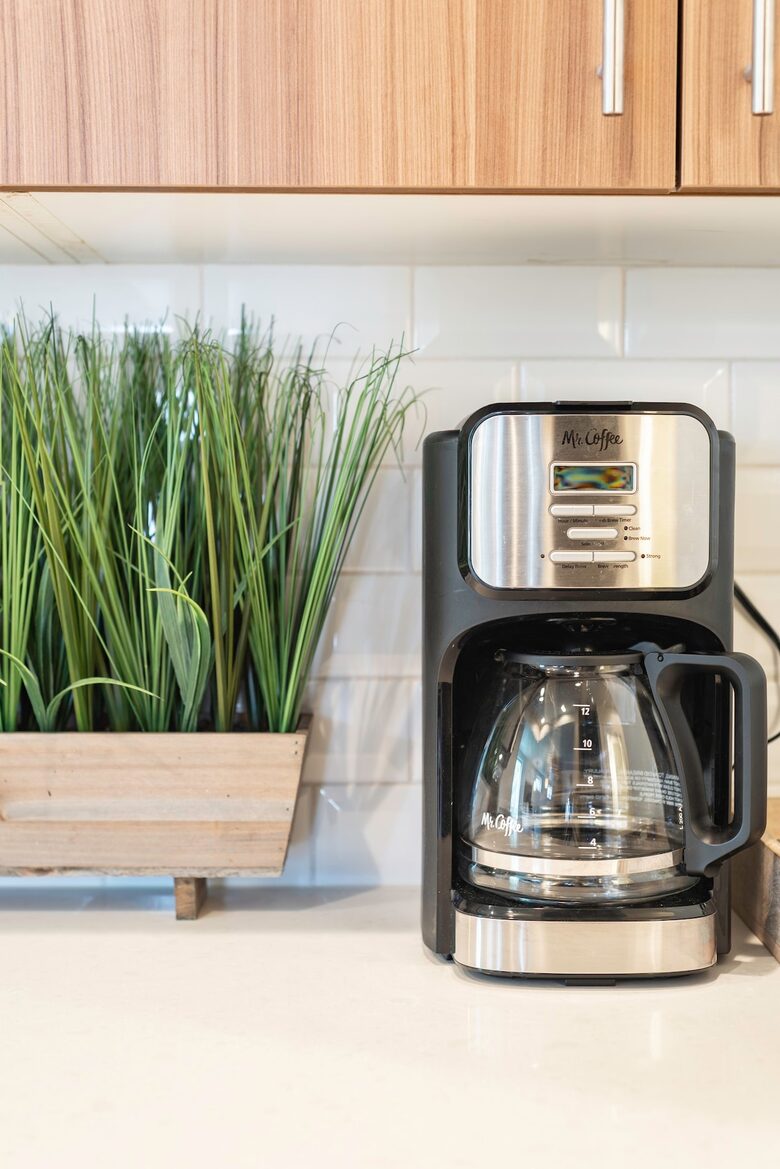 Keurig, Mr Coffee, blender, Vitamix (what appliances do you need?)