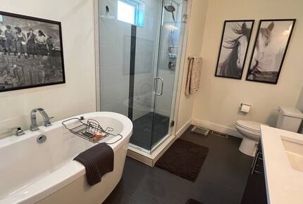 primary ensuite bathroom