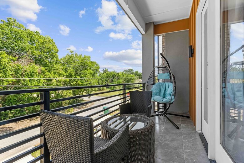 Villa De Briley - Houston, Texas