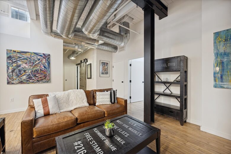 Prime Downtown Retreat | Steps from Dining & Nightlife - Cleveland, Ohio