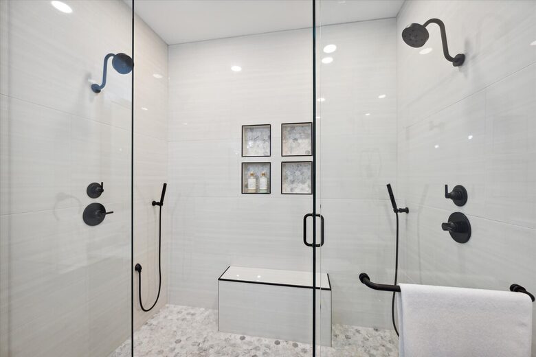 Prime Downtown Retreat | Steps from Dining & Nightlife - Cleveland, Ohio