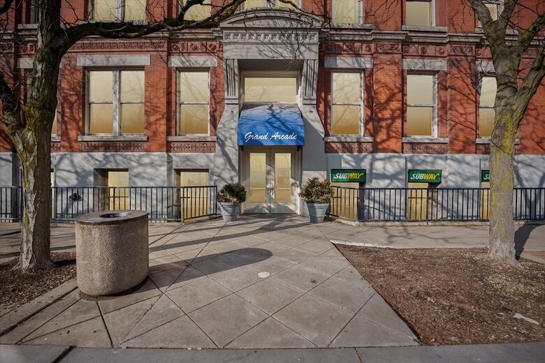 Prime Downtown Retreat | Steps from Dining & Nightlife - Cleveland, Ohio