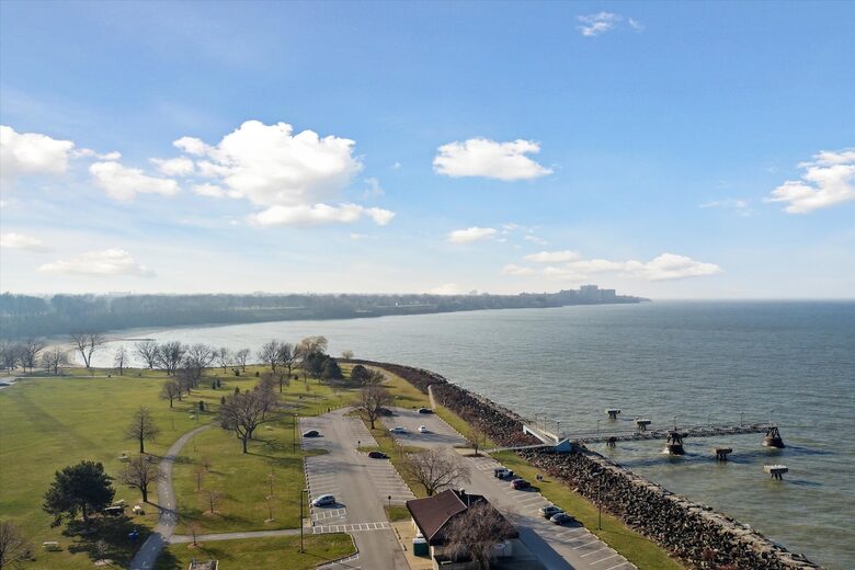Prime Downtown Retreat | Steps from Dining & Nightlife - Cleveland, Ohio