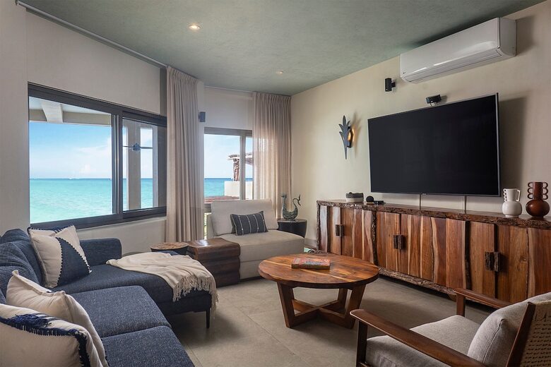 Luxe Caribbean Escape with Rooftop Views & Saltwater Pool - Isla Mujeres, Mexico